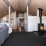 4 Star In Henne Feriehus