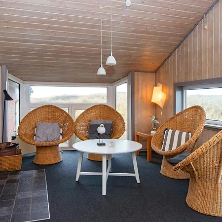4 Star In Henne Henne Strand