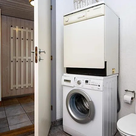 Family-friendly Haven With Pool - By Traum Vakantiehuis Henne Strand