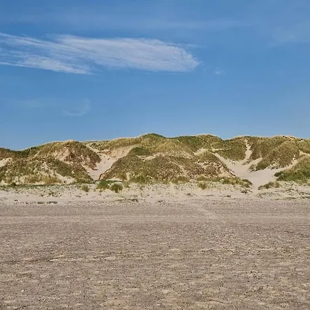 Family-friendly Haven With Pool - By Traum * Henne Strand