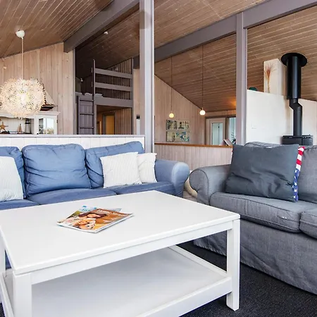 4 Star In Henne Ferienhaus