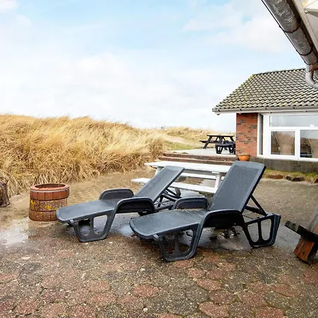 4 Star In Henne Ferienhaus Henne Strand